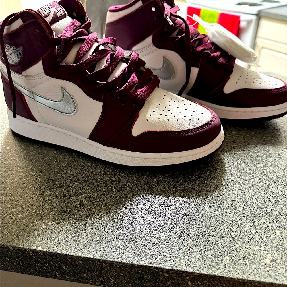 Brand New Air Jordan 1 Retro High OG GS- Authetic-Color-BordeauxMetallic Silver